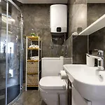 New For 2, Free Private Garage Spot, Wi-fi, 200 M From Mall Of 아파트 스플리트