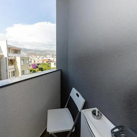 Apartment New For 2, Free Private Garage Spot, Wi-fi, 200 M From Mall Of