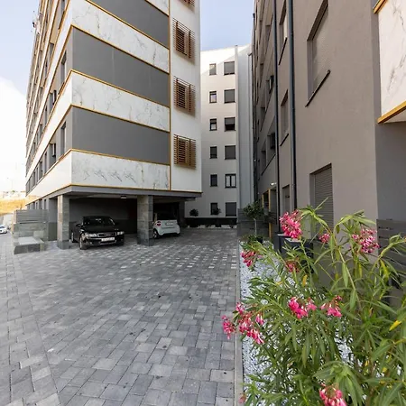 New For 2, Free Private Garage Spot, Wi-fi, 200 M From Mall Of * 스플리트